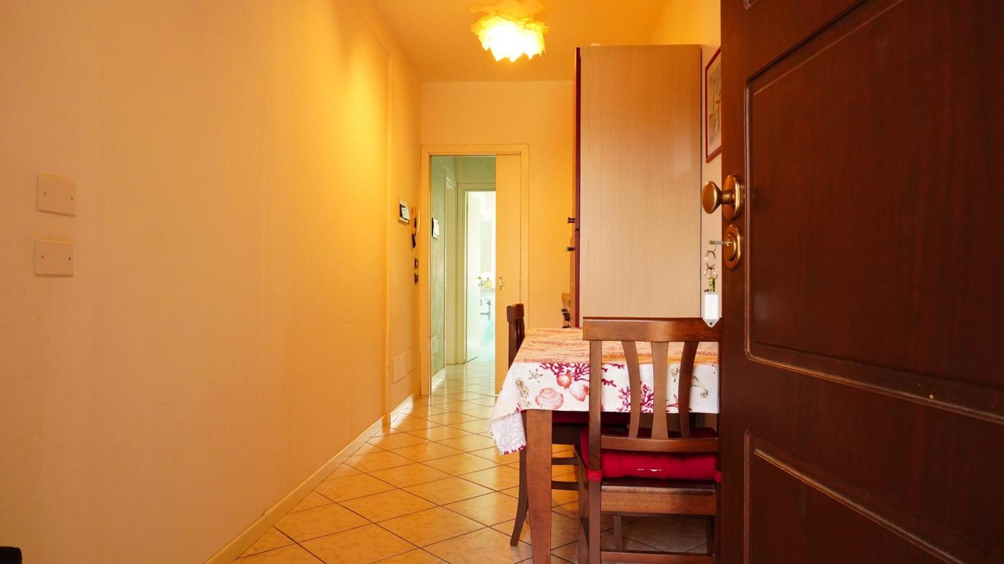Appartamenti Villa Lina เดเซนซาโนเดลการ์ดา ภายนอก รูปภาพ
